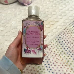 never been used strawberry snowflakes bath and body works shower gel